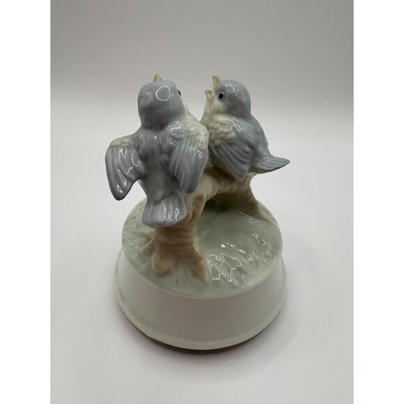 Vintage 1980s Otagiri Porcelain Bluebird Music Box Figurine Handcrafted in Japan - Picture 7 of 8
